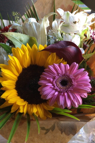 Photo of a beautiful and colourful flower bouquet.